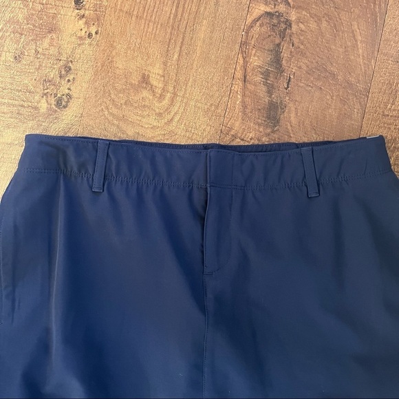 Under Armour activewear skirt w/ built in shorts navy blue Sz 8 - Picture 2 of 8
